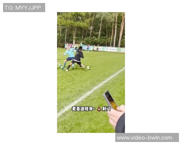 桌上迷你足球的乐趣与技巧探索让你在家也能享受精彩比赛体验